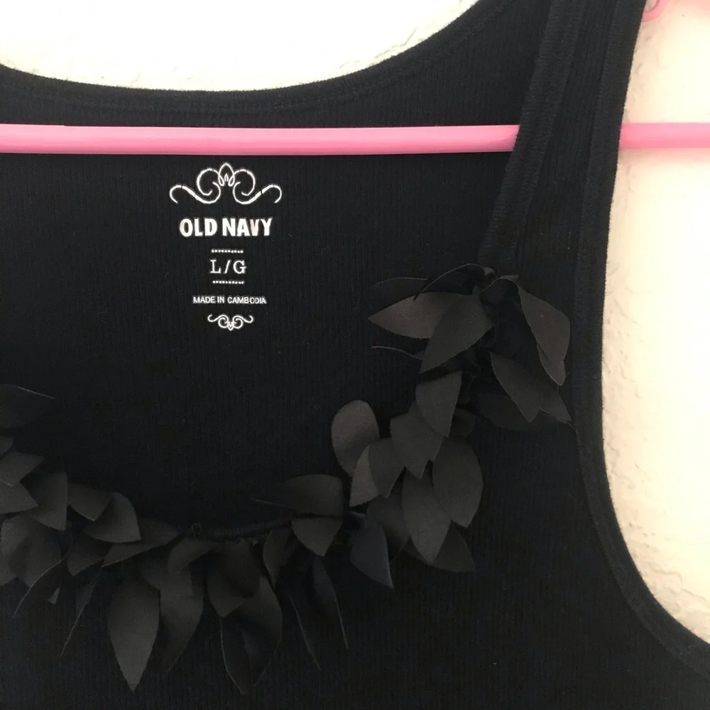 Old Navy Black Ribbed “Silky Leaves” Collar Tank Top Size Small Vintage Sz L EUC